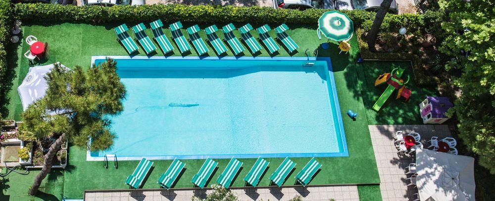 Hotel Aiglon Rimini Bagian luar foto
