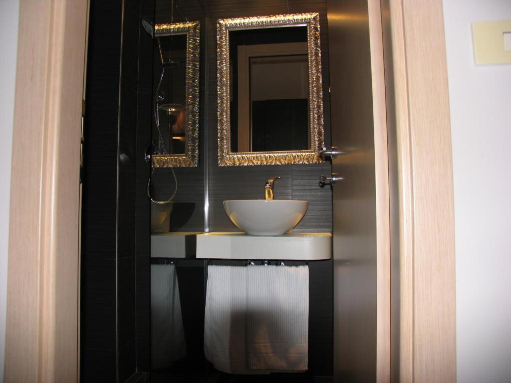 Hotel Aiglon Rimini Bagian luar foto