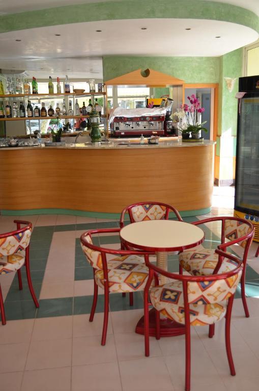 Hotel Aiglon Rimini Bagian luar foto
