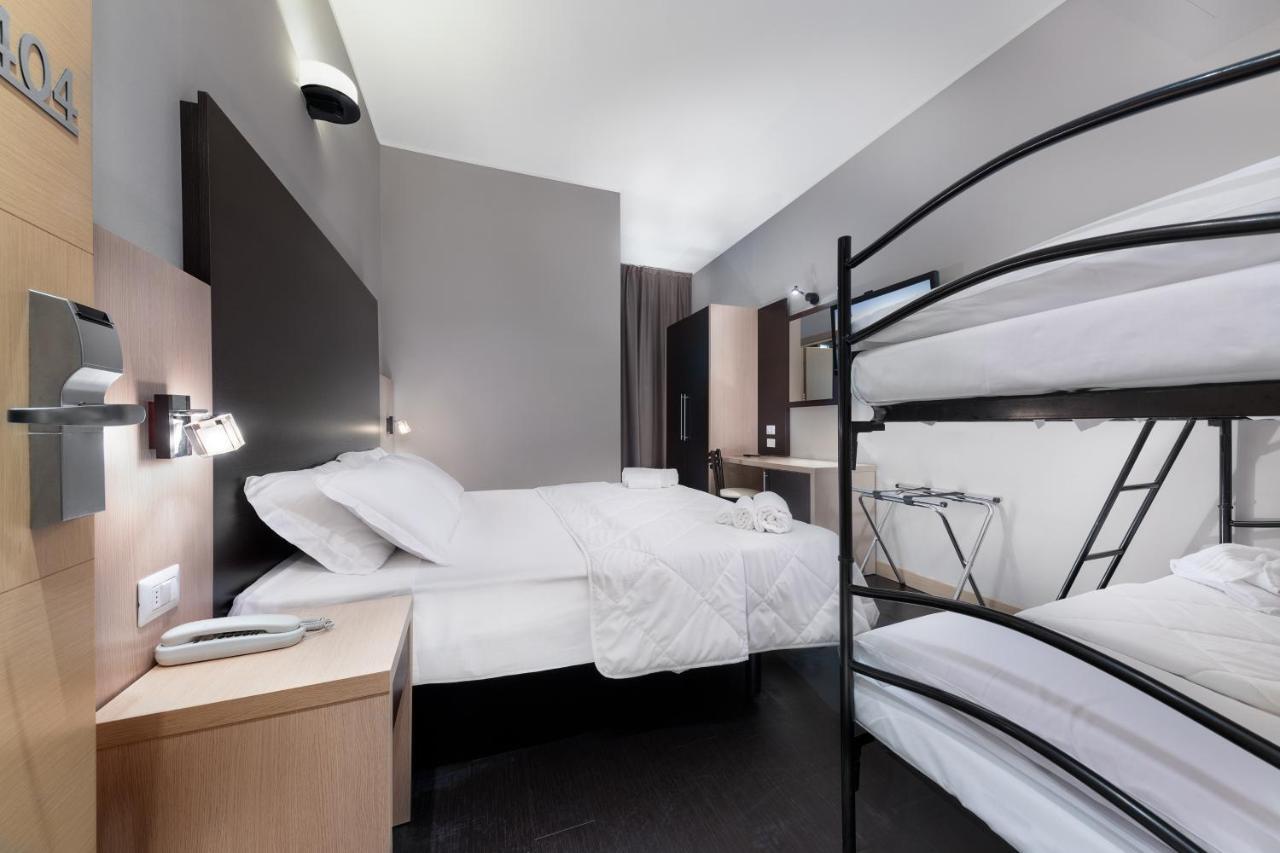 Hotel Aiglon Rimini Bagian luar foto