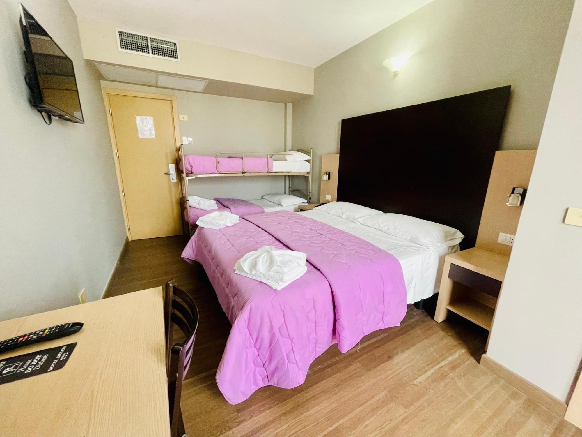 Hotel Aiglon Rimini Bagian luar foto