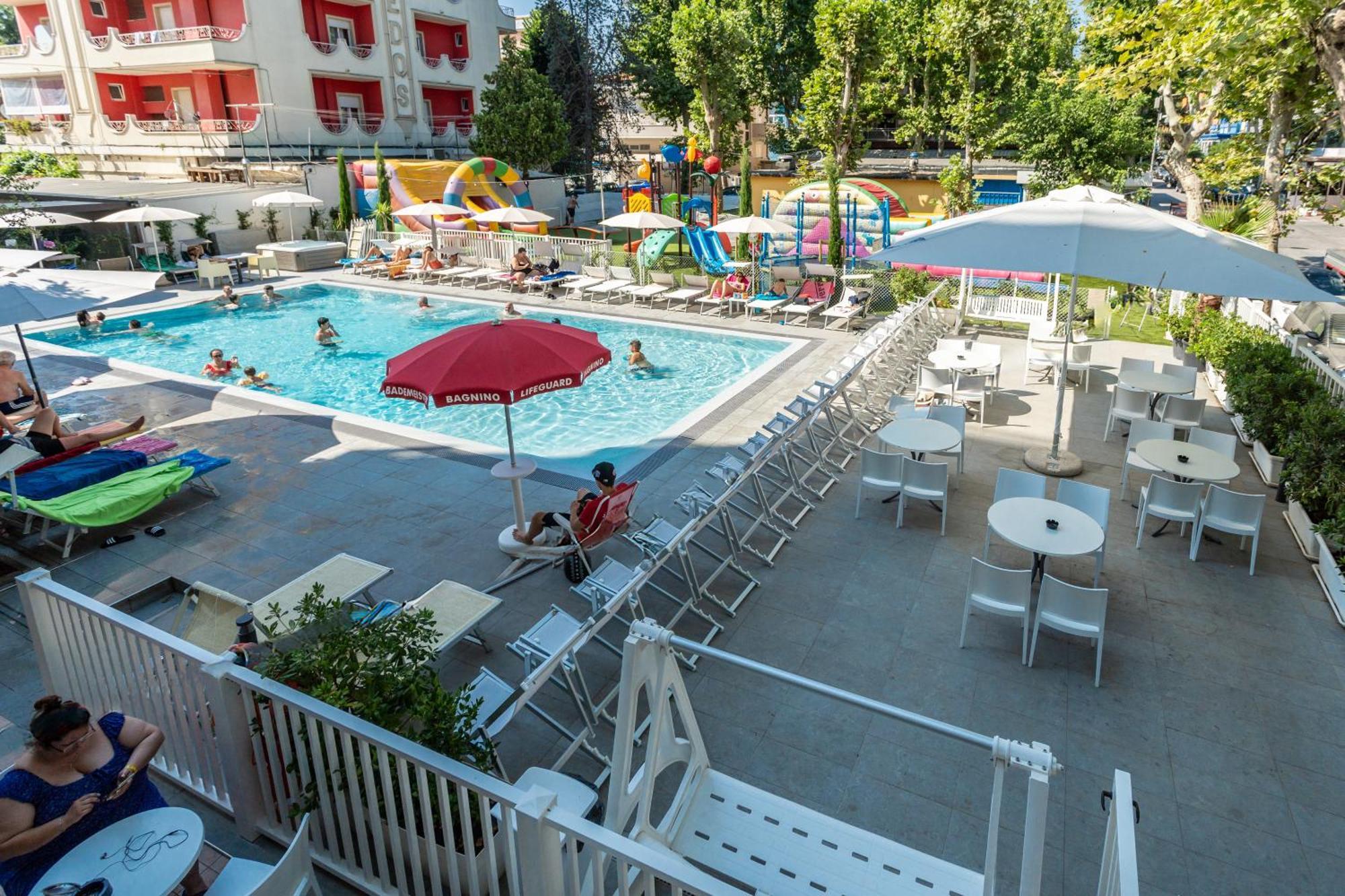 Hotel Aiglon Rimini Bagian luar foto